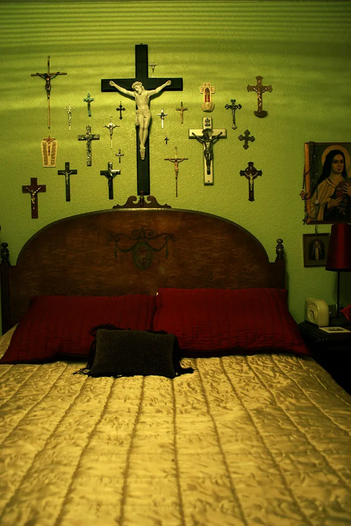 30 Times People Saw Beds With Such Threatening Auras They Just Had To Share 