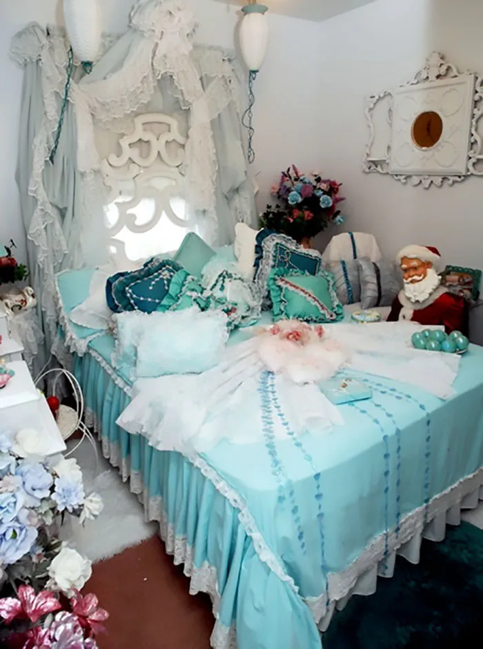 30 Times People Saw Beds With Such Threatening Auras They Just Had To Share 