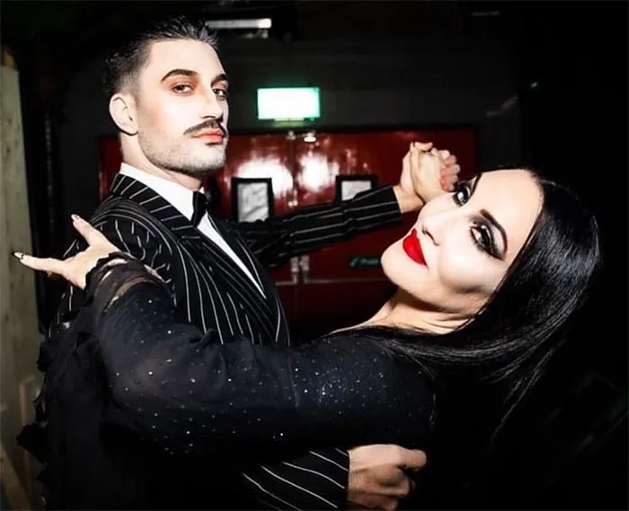 Michelle Visage Y Giovanni Perniceas Como Morticia Y Gomez