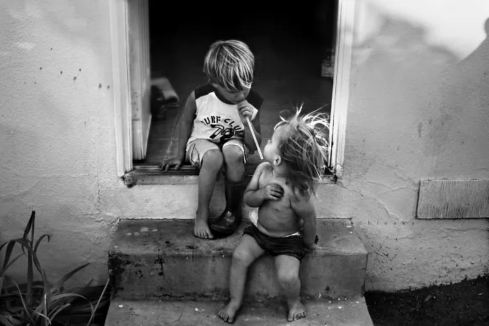I Spent 4 Years Documenting My Kids Enjoying Their Childhood Without Technology, Here Are 30 Of My Favorite Photos