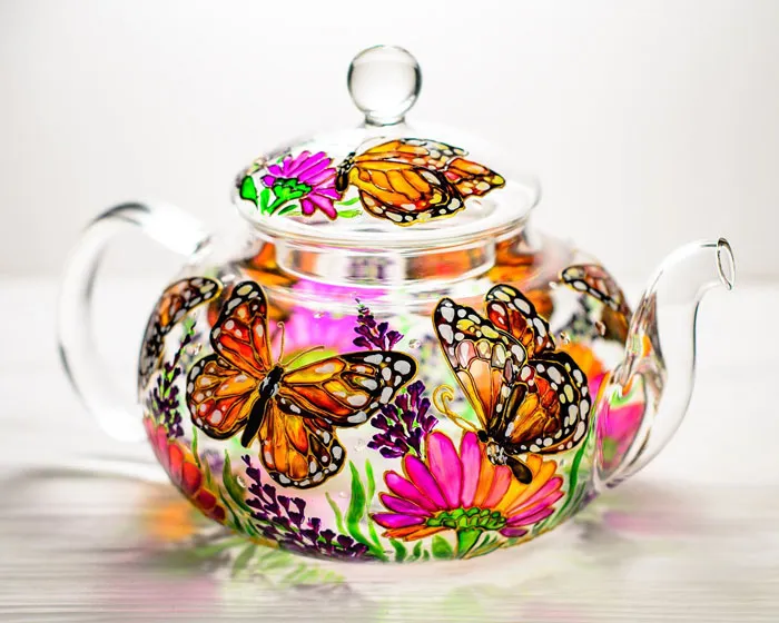 This Ukrainian Artist Handpaints Glassware And Here Are The 30 Most Intricate Designs