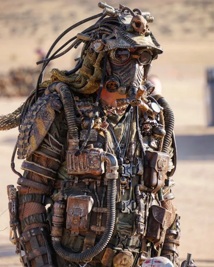 30 Apocalyptic Pics From The 'Wasteland Weekend' Where Costumes Are Mandatory