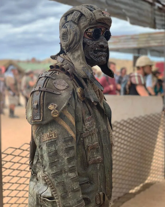 30 Apocalyptic Pics From The 'Wasteland Weekend' Where Costumes Are Mandatory