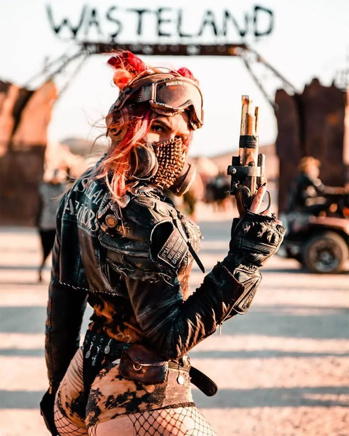 30 Apocalyptic Pics From The 'Wasteland Weekend' Where Costumes Are Mandatory