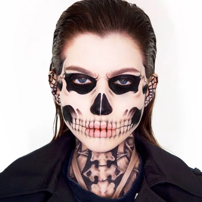16 Y.O. And 18 Y.O. Sisters Are Taking Makeup To The Next Level And Here Are Their 30 Mind-Blowing Transformations