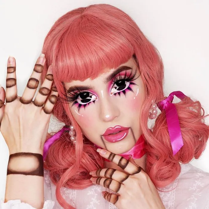 16 Y.O. And 18 Y.O. Sisters Are Taking Makeup To The Next Level And Here Are Their 30 Mind-Blowing Transformations