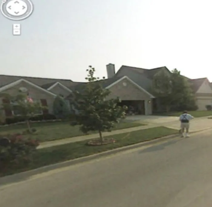 16 People Who Found Their Loved Ones On Google Street View And It Warmed Their Hearts