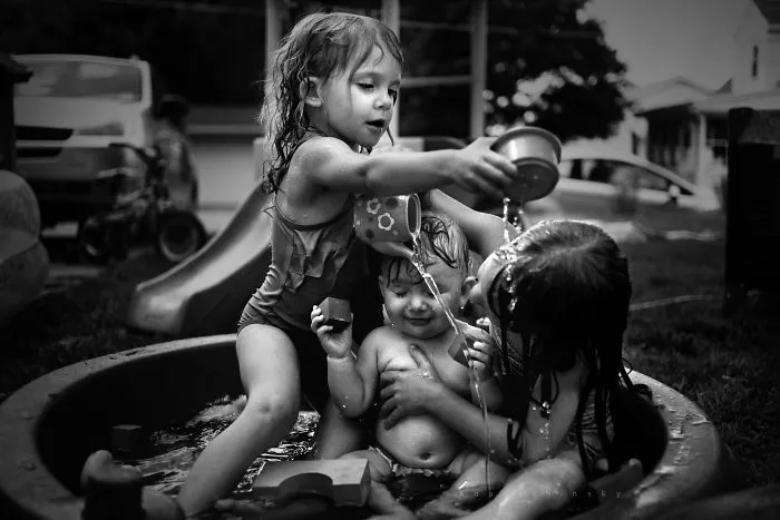 I Spent 4 Years Documenting My Kids Enjoying Their Childhood Without Technology, Here Are 30 Of My Favorite Photos