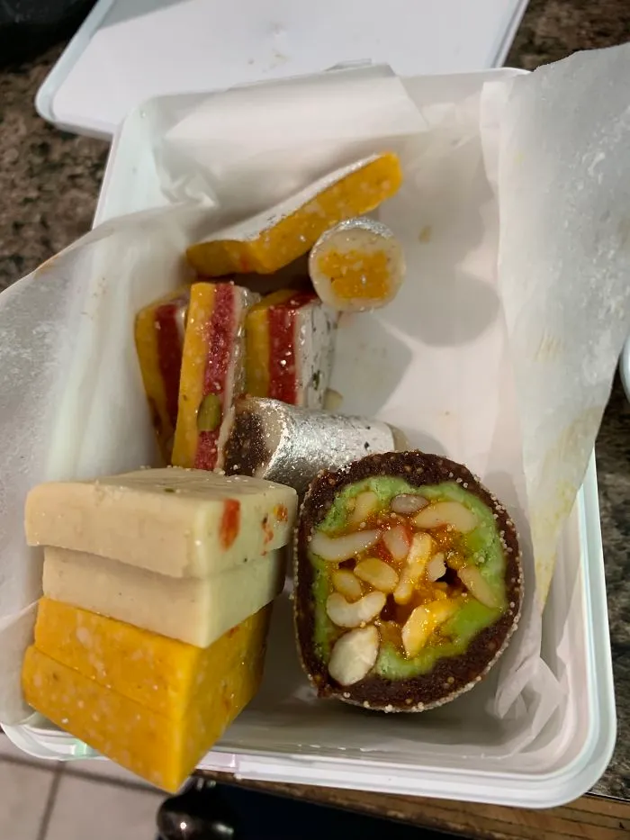 Mi jefe nos ha traido estos tentempiés de su boda tradicional india, ¿qué son?