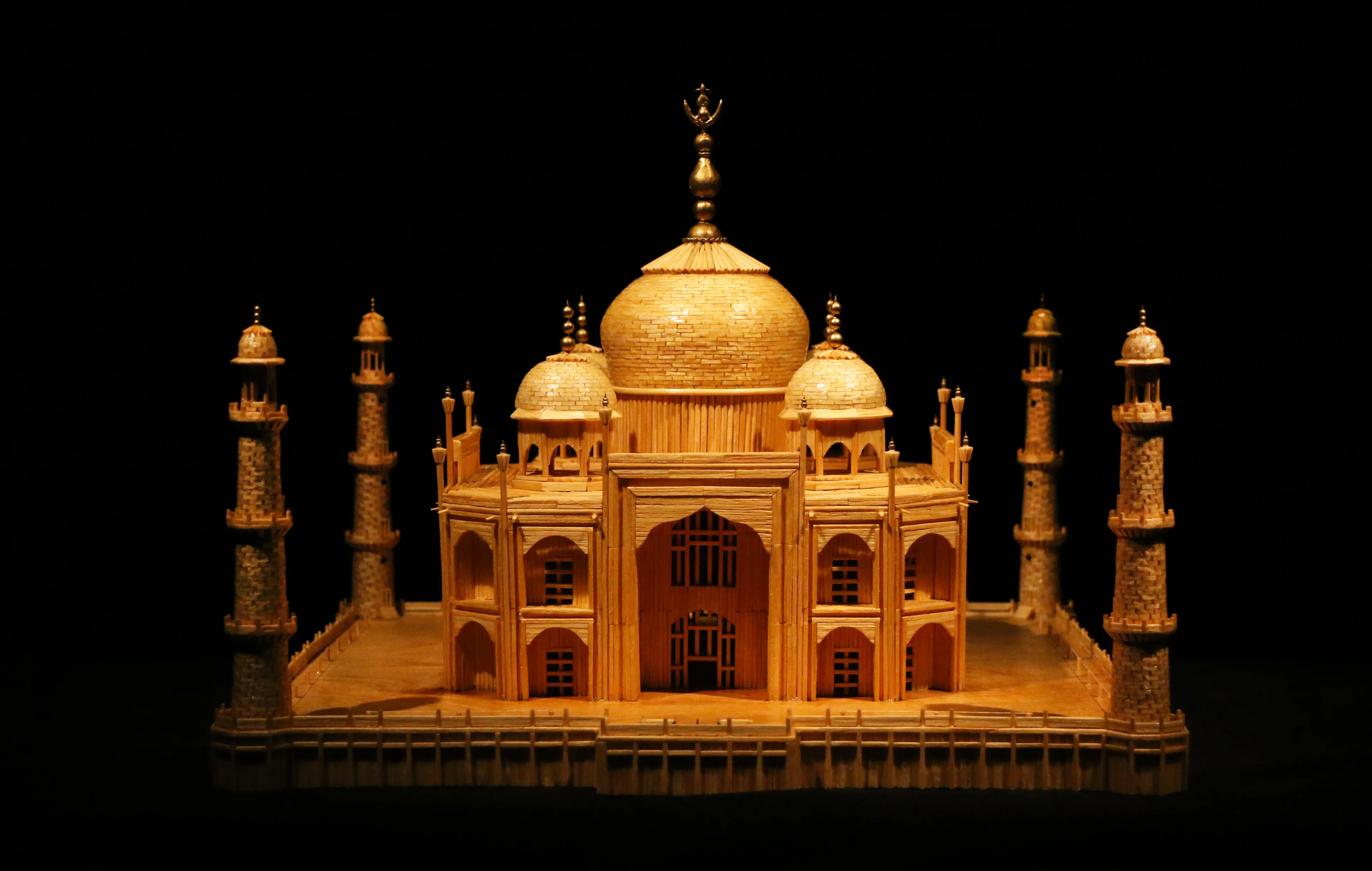 Guy Has Built A Miniature Model Of Taj Mahal Out Of Matchsticks