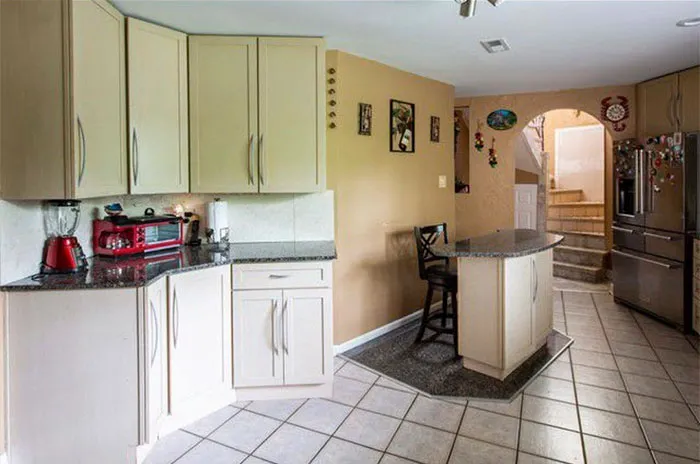 When You Want A Kitchen Island But You Also Want A Place To Do The 6 O’clock News From
