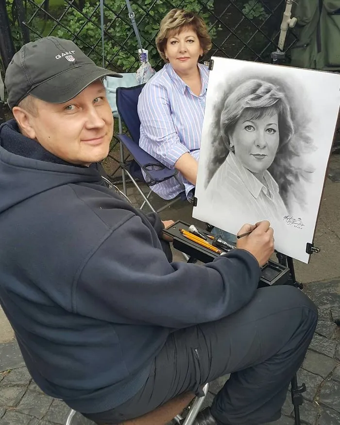 Russian Street Artist Draws Realistic Portraits In One Hour (30 Pics)
