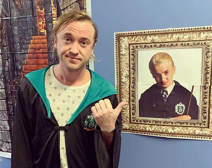 El actor Tom Felton de Harry Potter se queja de envejecer a sus 32 años, y es troleado por su colega Matthew Lewis