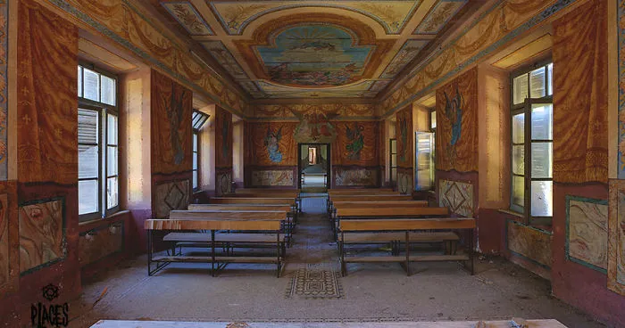 I Found A Well-Preserved Abandoned Monastery In Italy And Captured Its Atmosphere In 27 Photos