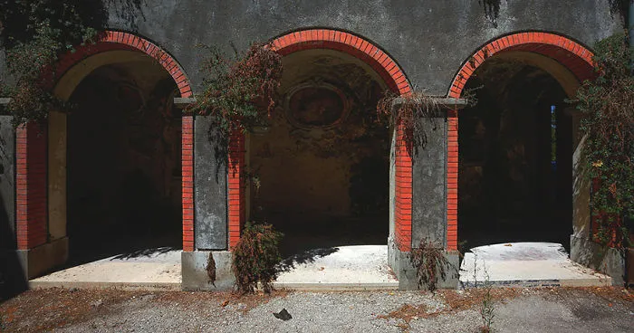 I Found A Well-Preserved Abandoned Monastery In Italy And Captured Its Atmosphere In 27 Photos