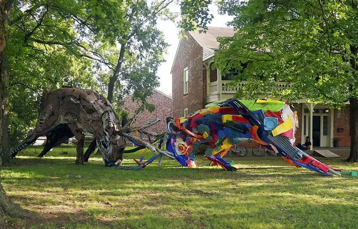 Artist Turns Trash Into Animals To Remind Us About Pollution (30 New Pics)