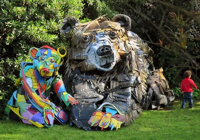 Artist Turns Trash Into Animals To Remind Us About Pollution (30 New Pics)