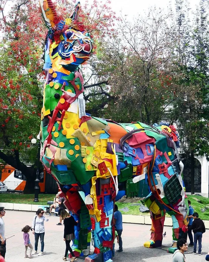Artist Turns Trash Into Animals To Remind Us About Pollution (30 New Pics)