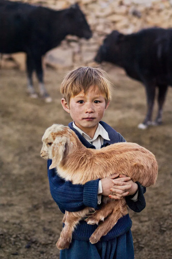 30 Photographs That Explore The Relationship Between Animals And Humans By Steve McCurry