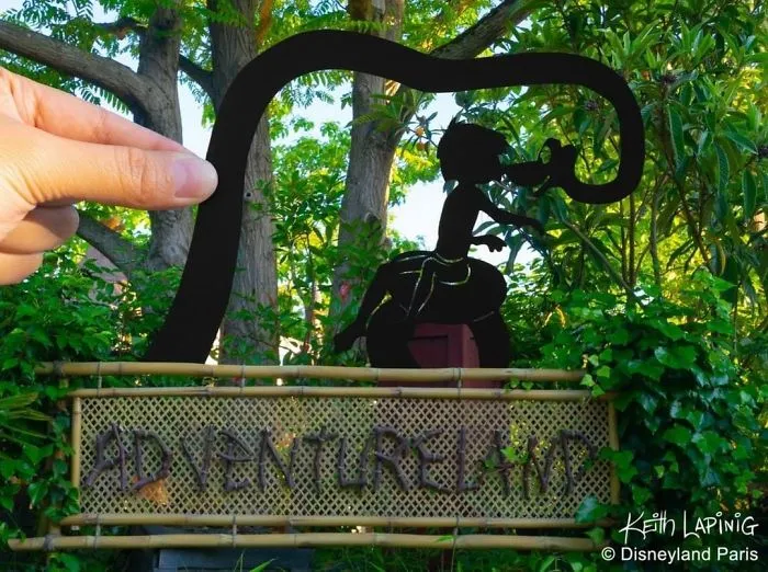 I Travel Around Disneylands Around The World To Hold Up Paper Cut-Outs Of Famous Characters And Scenes (86 Pics)