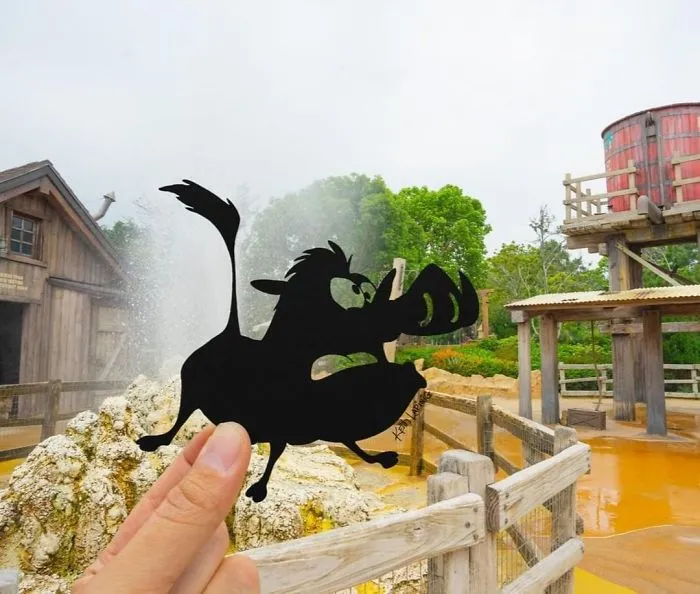 I Travel Around Disneylands Around The World To Hold Up Paper Cut-Outs Of Famous Characters And Scenes (86 Pics)