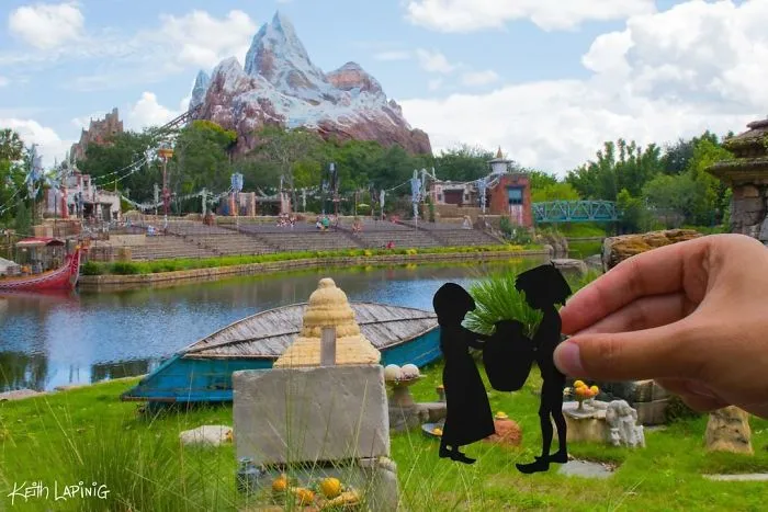 I Travel Around Disneylands Around The World To Hold Up Paper Cut-Outs Of Famous Characters And Scenes (86 Pics)