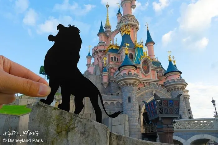 I Travel Around Disneylands Around The World To Hold Up Paper Cut-Outs Of Famous Characters And Scenes (86 Pics)