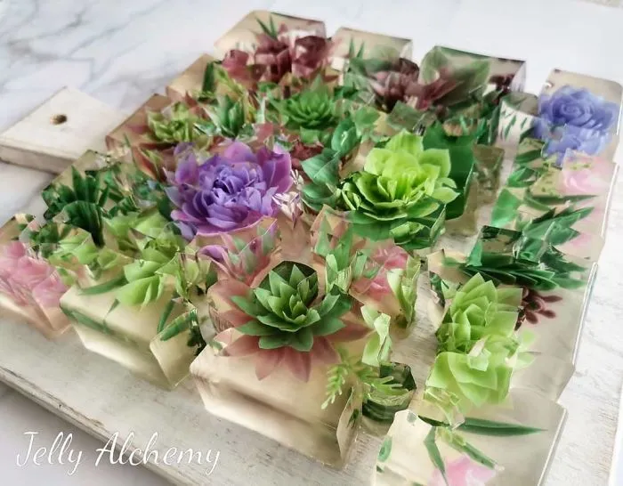 I Run A 3D Jelly Cake Business Called Jelly Alchemy Where I Hand-Craft Jelly Cakes With Intricate Designs In Them (35 New Pics)