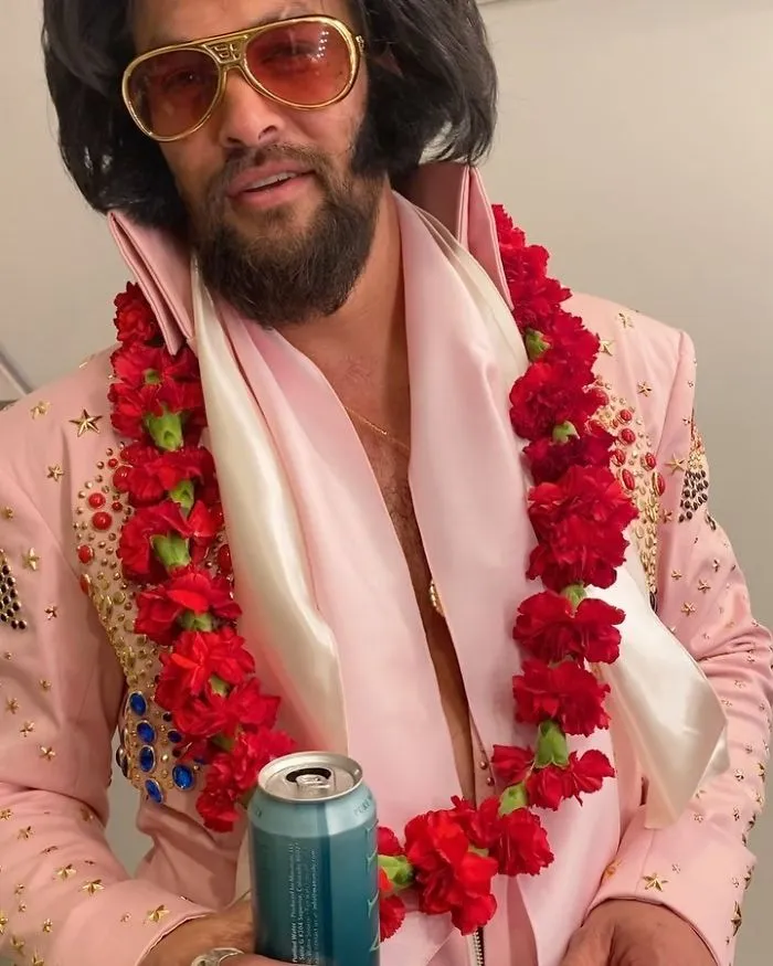 Jason Momoa Como Elvis Presley