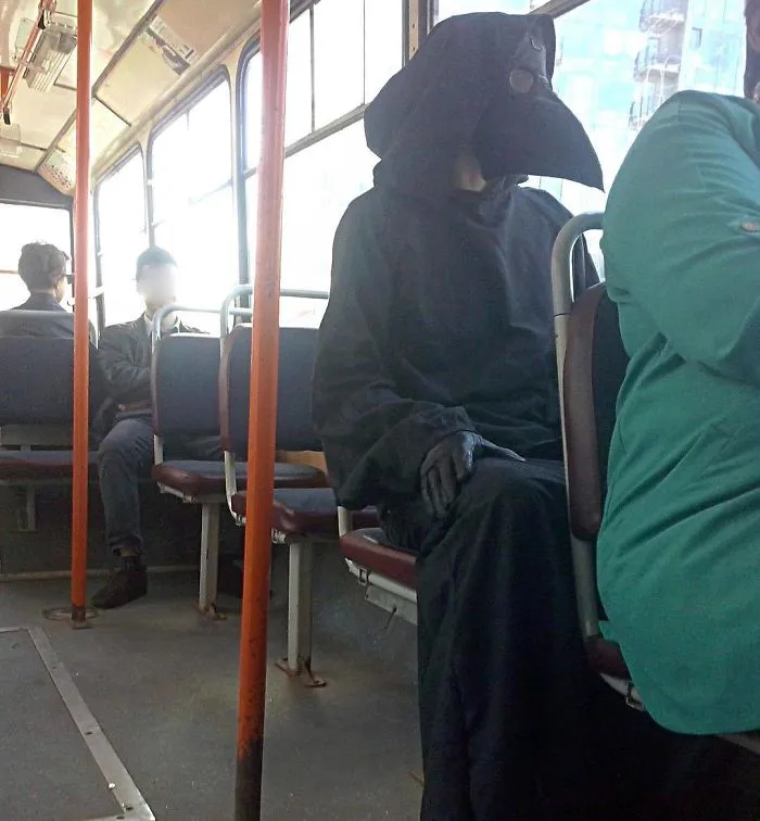 Esta cuenta de Instagram recopila cosas divertidas y curiosas vistas en el transporte público (40 fotos)