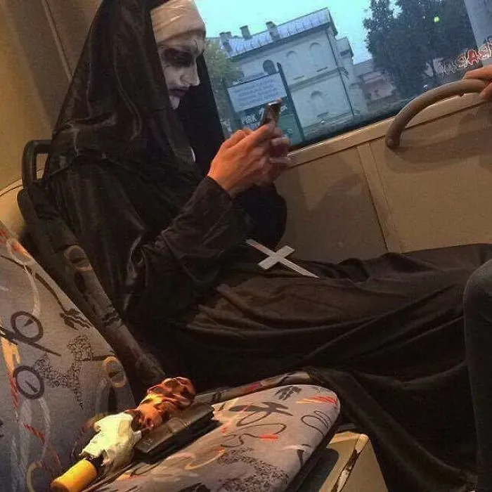 This Instagram Account Collects Funny And Strange Things Spotted On Public Transport (40 Pics)