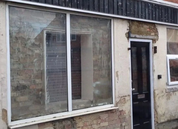Guy Finds The Worst Construction Fails And 'Justifies' Them With Hilarious Captions (30 Pics)