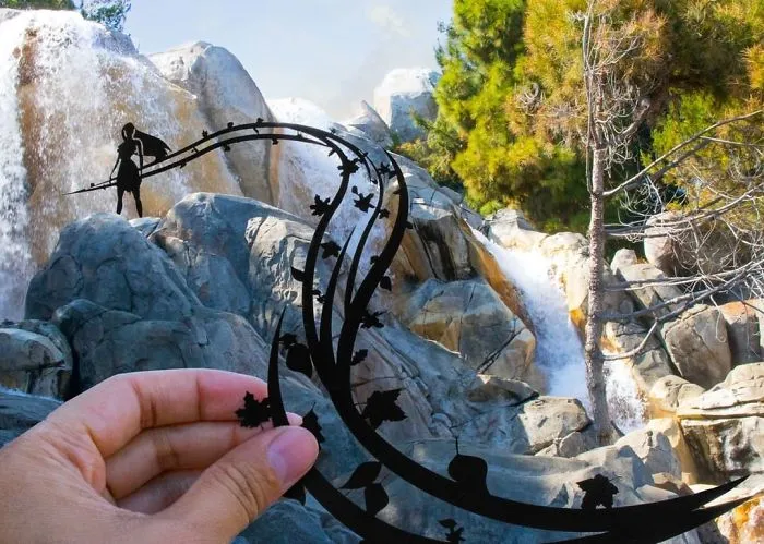 I Travel Around Disneylands Around The World To Hold Up Paper Cut-Outs Of Famous Characters And Scenes (86 Pics)