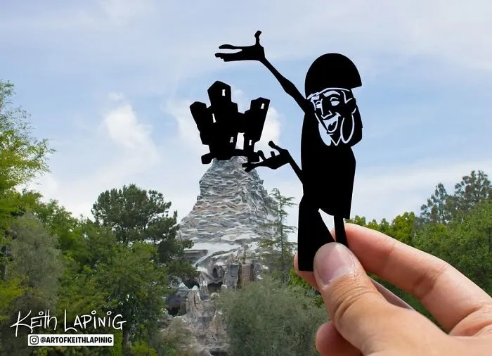 I Travel Around Disneylands Around The World To Hold Up Paper Cut-Outs Of Famous Characters And Scenes (86 Pics)