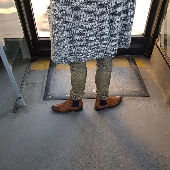This Instagram Account Collects Funny And Strange Things Spotted On Public Transport (40 Pics)