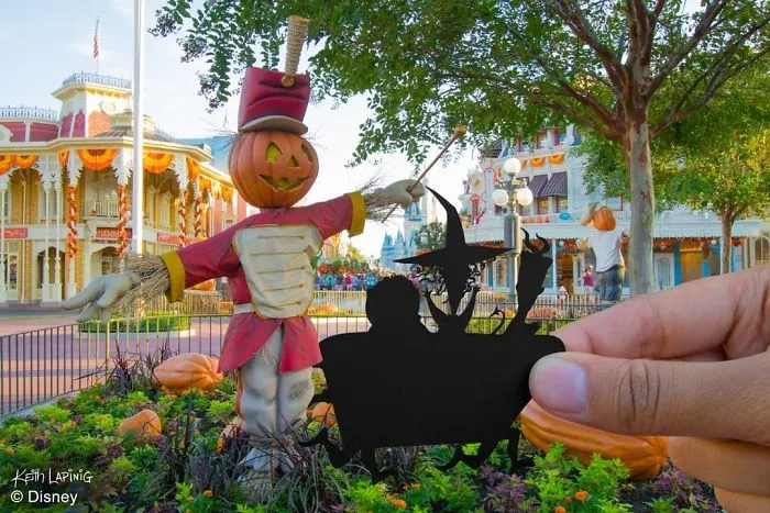 I Travel Around Disneylands Around The World To Hold Up Paper Cut-Outs Of Famous Characters And Scenes (86 Pics)