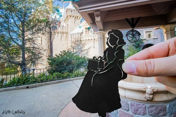 I Travel Around Disneylands Around The World To Hold Up Paper Cut-Outs Of Famous Characters And Scenes (86 Pics)