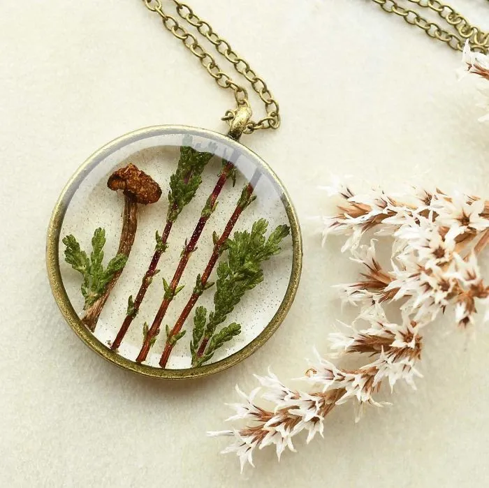 I Create Resin Jewelry With Flowers And Other Pieces Of Nature (50 Pics)