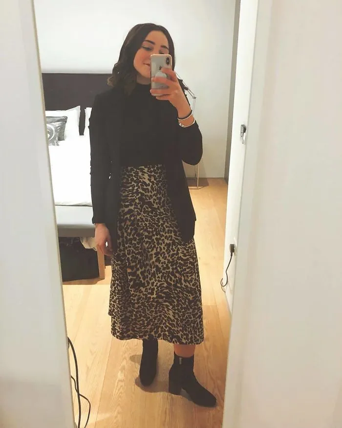 Woman Posts Outfit Pics Her Boyfriend Hates, Captions Each One With A Quote From Him (30 Pics)