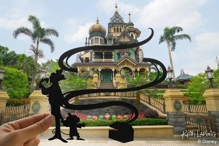 I Travel Around Disneylands Around The World To Hold Up Paper Cut-Outs Of Famous Characters And Scenes (86 Pics)