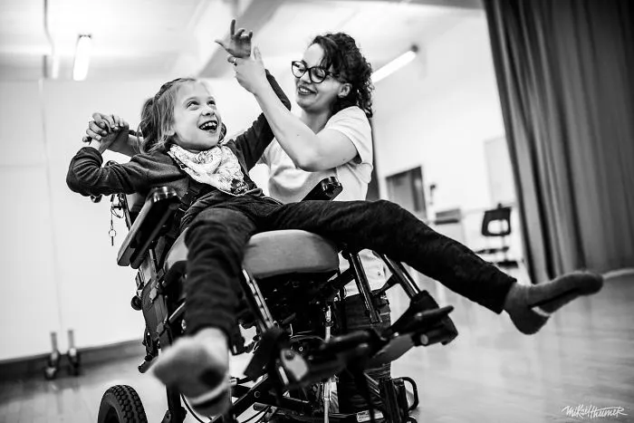 I Photograph Artists That Prove Disability Is Not A Thing In Art (40 Pics)