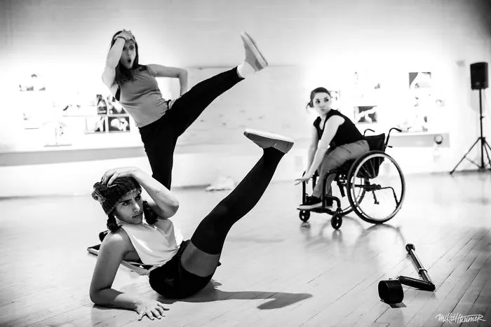 I Photograph Artists That Prove Disability Is Not A Thing In Art (40 Pics)