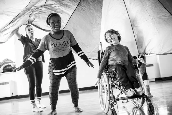 I Photograph Artists That Prove Disability Is Not A Thing In Art (40 Pics)