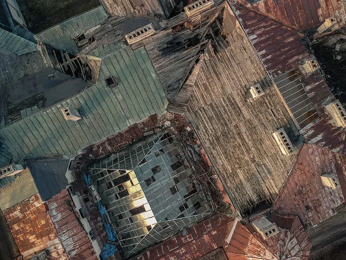 I Photographed An Abandoned Palace In Bratoszewice