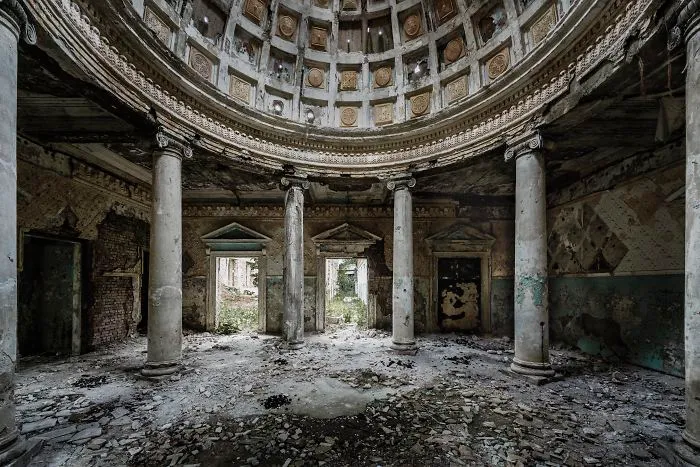 A Spectacular Bathhouse In Georgia