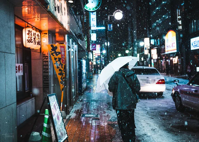 I Spent 3 Weeks In Japan This Winter, Here Are My Best Cyberpunk And Noir Film Inspired Photographs (34 Pics)