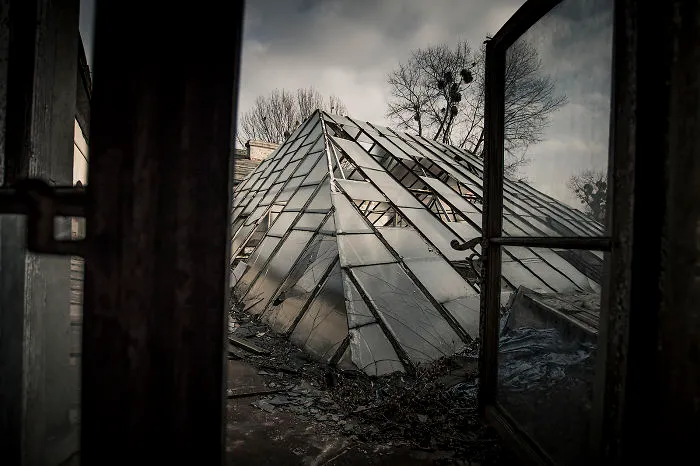 I Photographed An Abandoned Palace In Bratoszewice