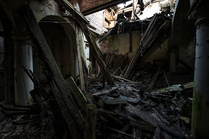 I Photographed An Abandoned Palace In Bratoszewice