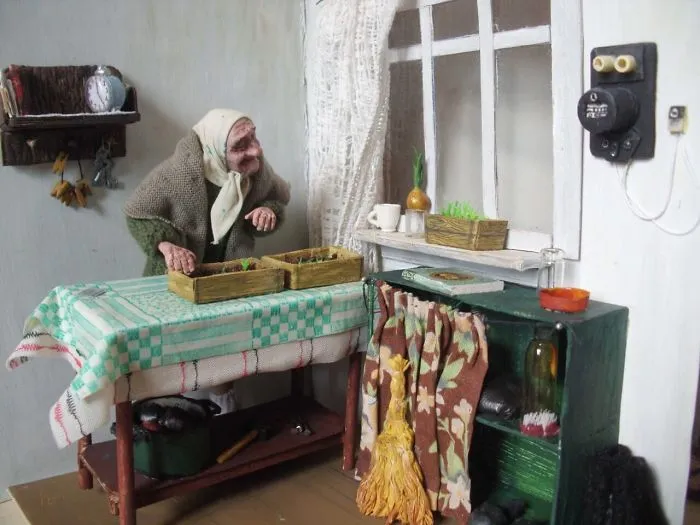 This Doll Master Sculpts Tiny Figures To Depict Ordinary Lives Of The Elderly In Russia (51 Pics)