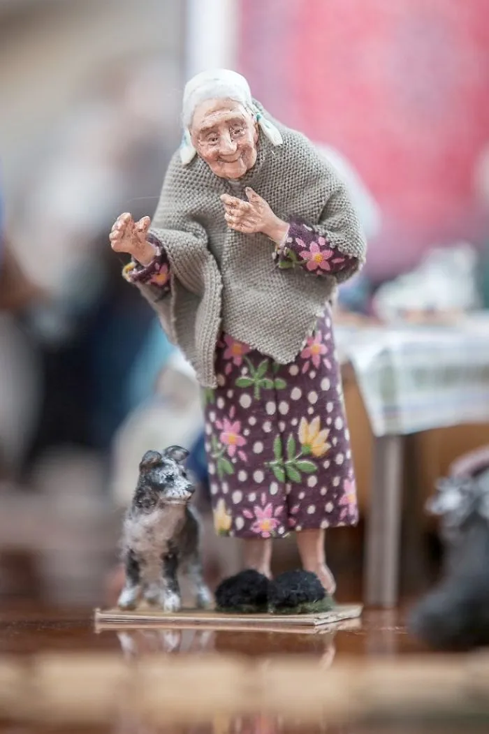 This Doll Master Sculpts Tiny Figures To Depict Ordinary Lives Of The Elderly In Russia (51 Pics)